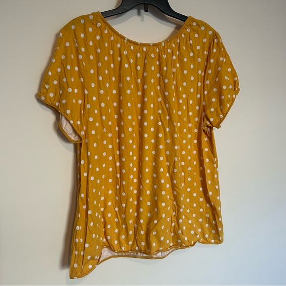 [🔆3 FOR $30🔆] Cato Yellow Polka Dot Scoop Neck Shirt 2X - Picture 5 of 6